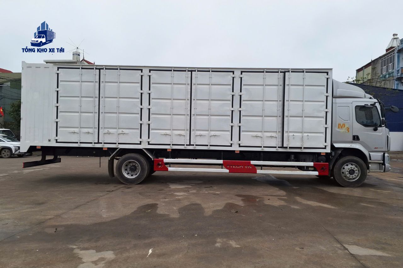 CHENLONG M3 200HP (4 MÁY) THÙNG KÍN CONTAINER 7.7 TẤN